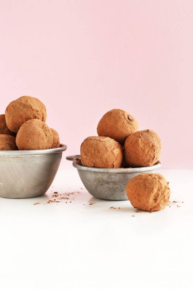 2-Ingredient Dark Chocolate Truffles
