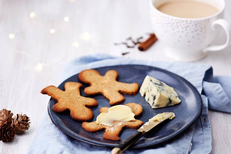 Low-carb gingerbread cookies