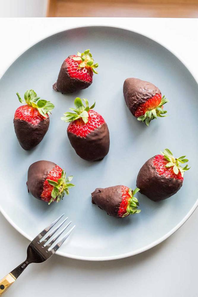 Keto Chocolate Dipped Strawberries