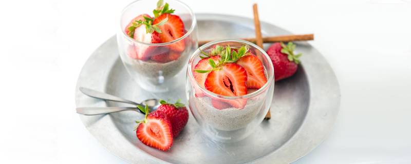 Chia Pudding with Strawberries
