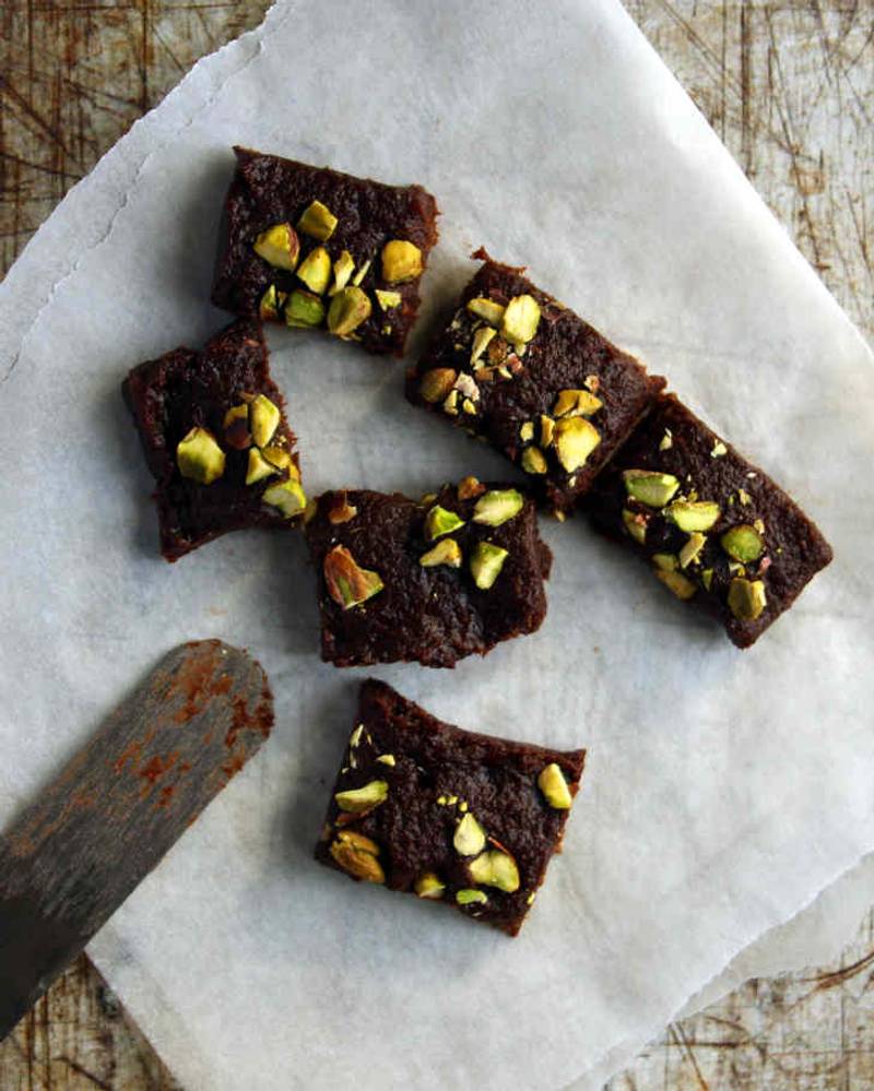 Keto Chocolate Raw Brownie Bites Recipe (Fat Bomb)