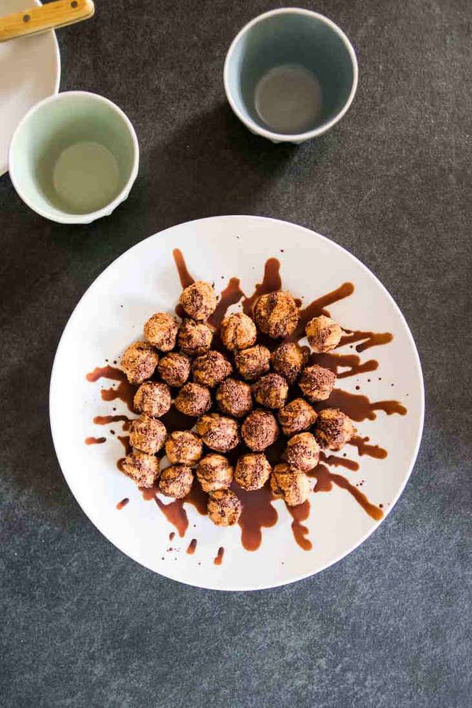 Keto Coconut Macaroons with Chocolate Drizzle Recipe