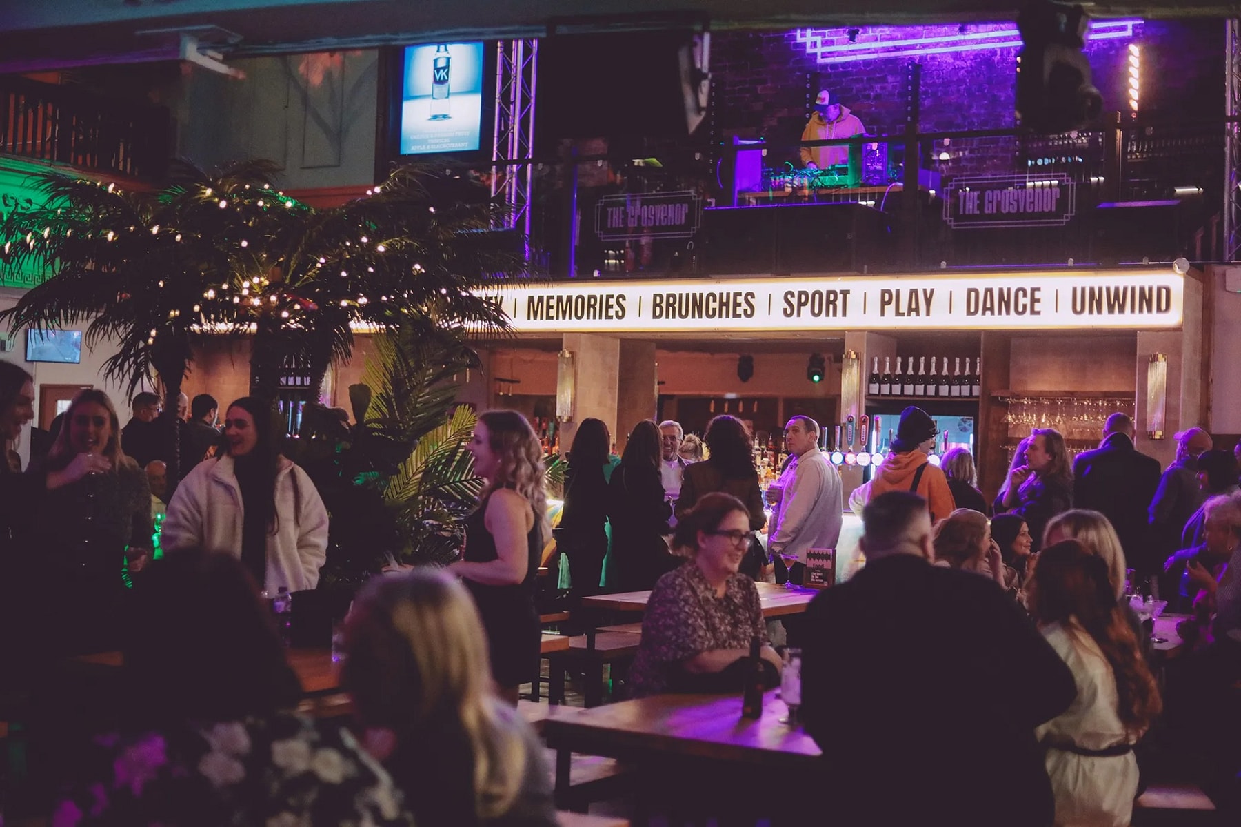 The Grosvenor — student bar photo