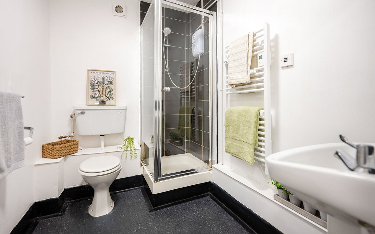 Student Castle Ben Russell Court — student accommodation photo