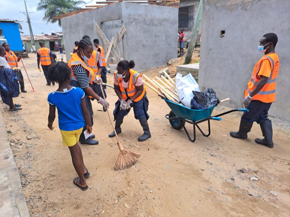 Yard Sweeping & Dust Control