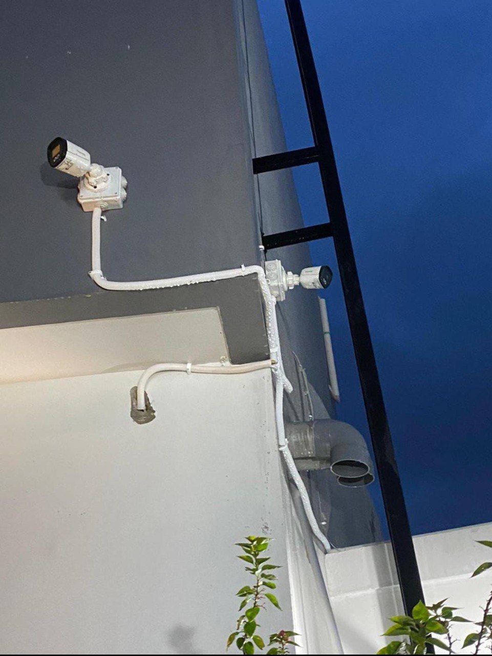 Instalasi Perangkat Keamanan Industri