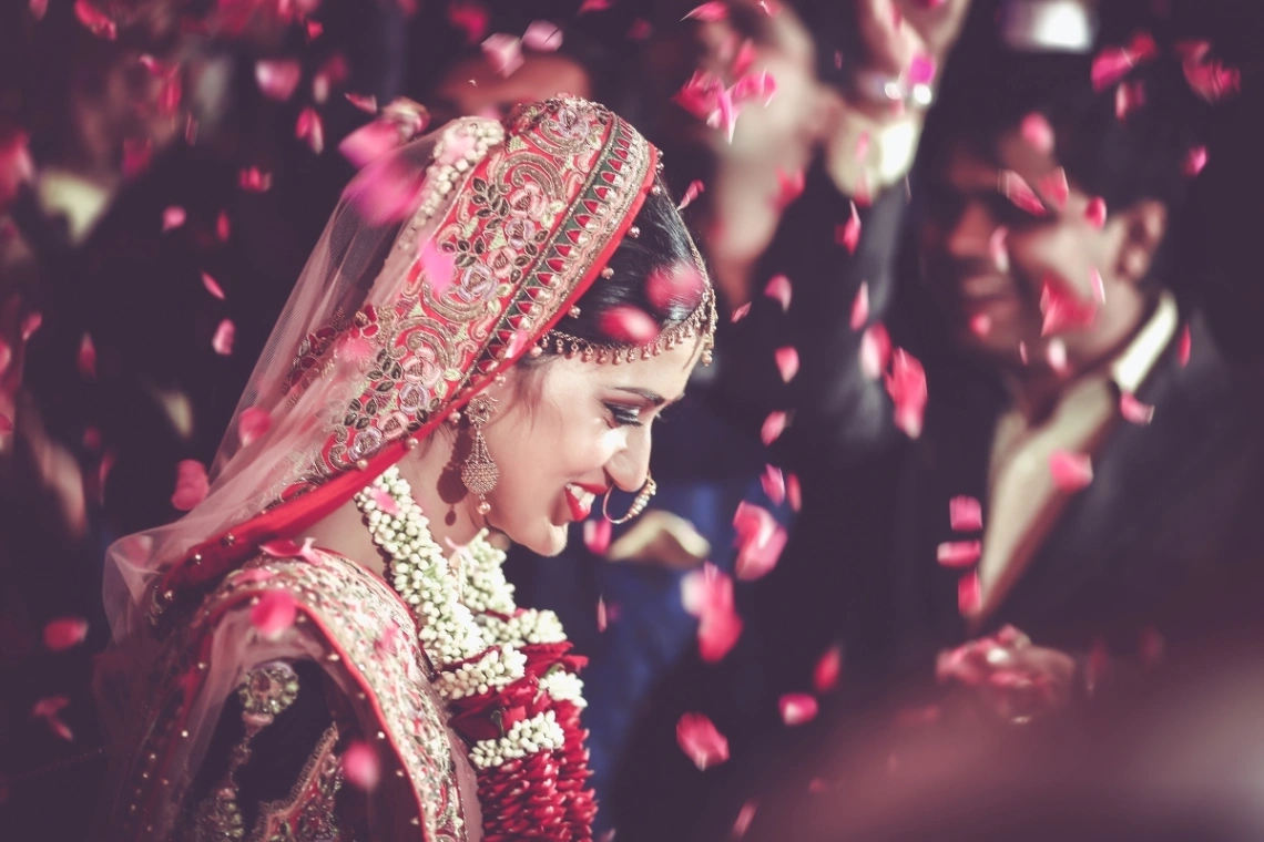 Indian wedding photography by Harikrishna Studio in Surat