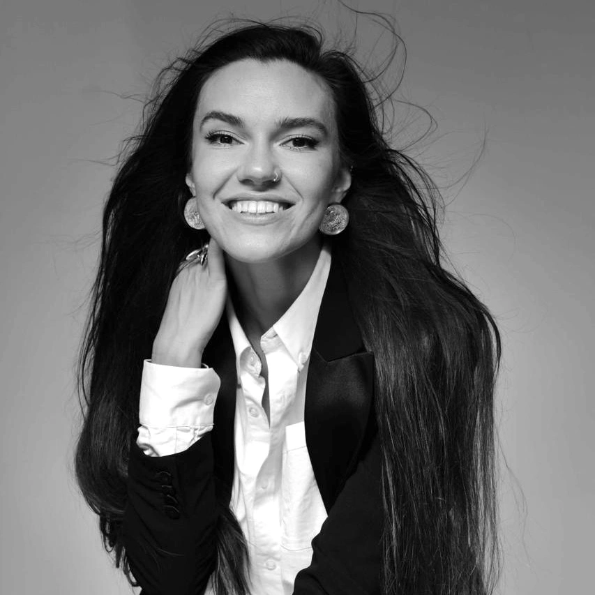 Headshot of Arina Balerinafilms, the photographer behind Balerinafilms.