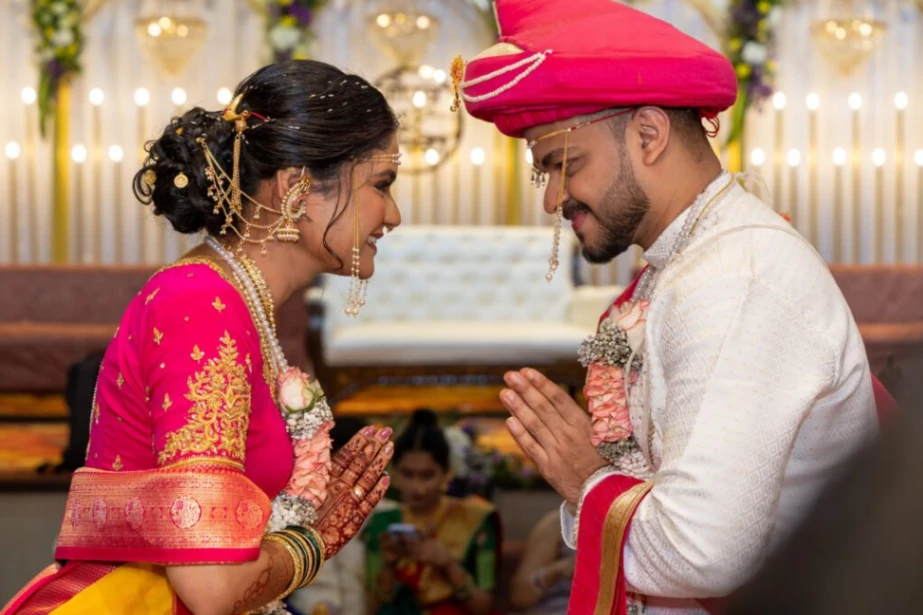 Indian wedding photography by Shoot Me Studio in Thane