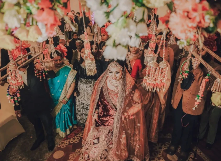 Indian wedding photography by Indian Weddingz in Jabalpur