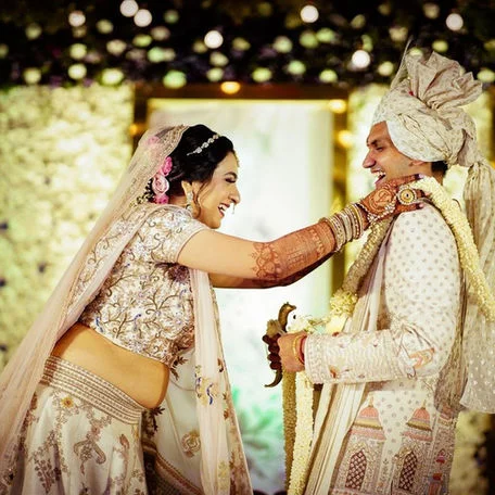 Indian wedding photography by ArtsyLens Photography in Panaji