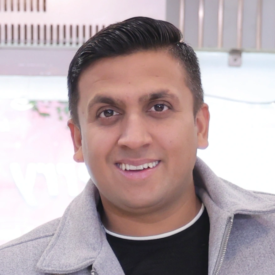 Headshot of Gaurav Kapoor, the photographer behind The Dreams Wedding .