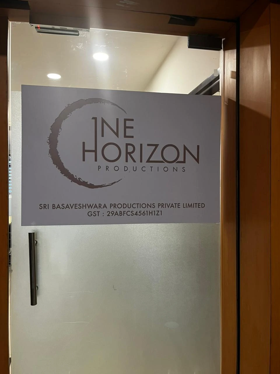 Indian wedding photography by One Horizon Productions in Bengaluru, JP Nagar