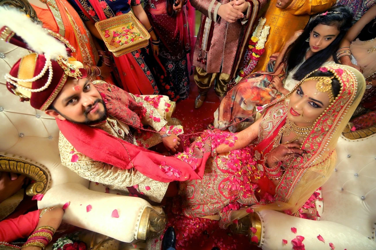 Indian wedding photography by Zain Photography in Vapi