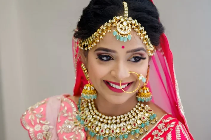 Indian wedding photography by Yuganter Studio in Ratlam