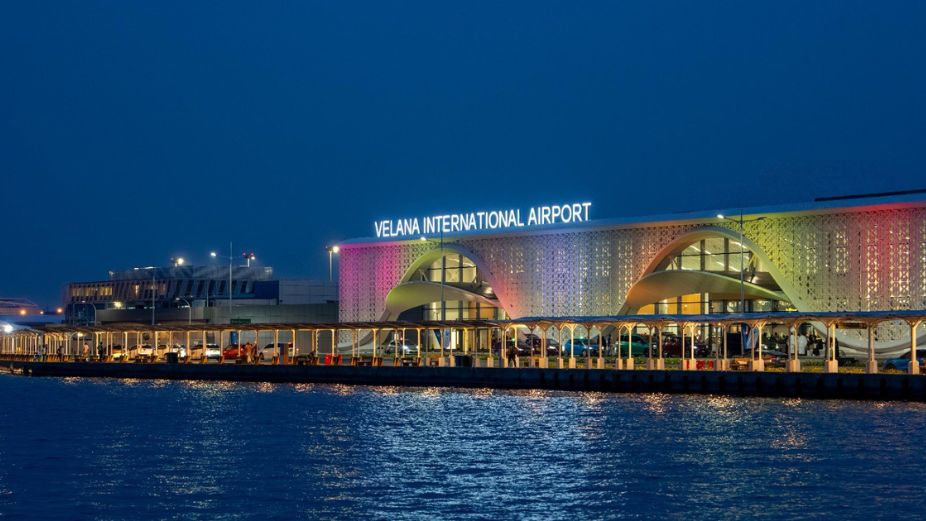 ވެލާނާ އިންޓަރނޭޝަނަލް އެއަރޕޯޓުގެ ޓެކްސީ ޚިދުމަތުގެ ހިންގުން: ފަސިންޖަރުންގެ ދަތިތައް ބޮޑުވެ، ރަނގަޅުކުރުމަށް ގޮވާލުން