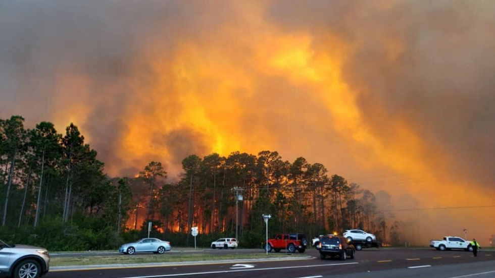 ފްލޮރިޑާގެ ބިގް ސައިޕްރެސް ނޭޝަނަލް ޕްރިޒަރވްގައި ރޯވެފައިވާ އަލިފާންގަނޑު: 25،000 އޭކަރު އަނދައިފި