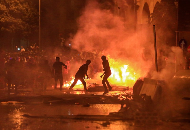 ލުބުނާނުގެ ދެކުނުގެ ސަރަހައްދުތަކުގައި ޒަޔަނިސްޓުންގެ ހަމަލާތަކުގެ ސަބަބުން ބޮޑެތި އަލިފާން ރޯވެއްޖެ