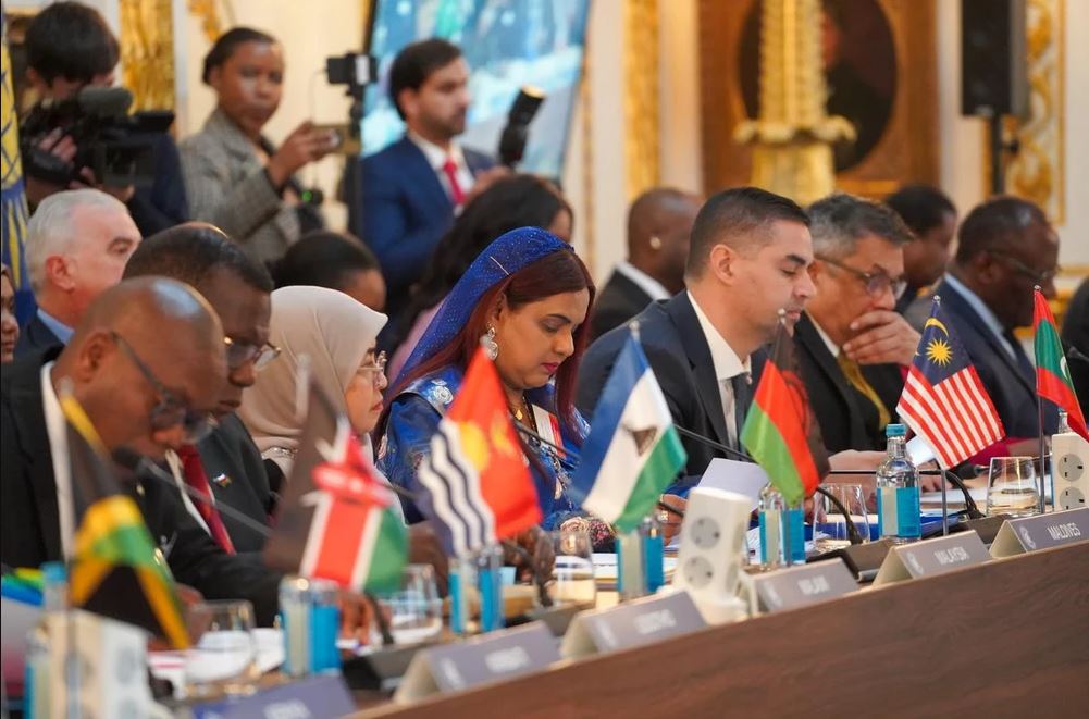 ކޮމަންވެލްތު ގައުމުތަކަށް ކުރިމަތިވެފައިވާ ގޮންޖެހުންތަކަށް ހައްލު ހޯދަނީ