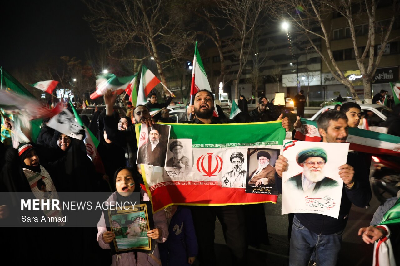 އީރާނުގެ އާ ރޫޙާނީ ލީޑަރުކަމަށް މުޖުތަބާ ޚާމަނޭއީ އިންތިޚާބުކޮށްފި: މަޝްހަދުގައި ބޮޑު އުފާފާޅުކުރުން