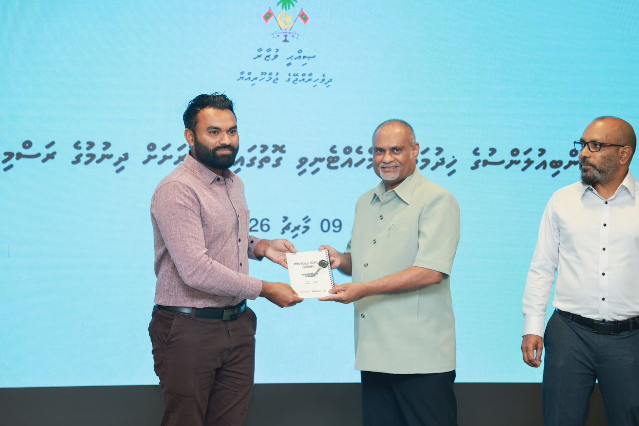 ރާއްޖޭގެ އިތުރު 14 ރަށަކަށް އެމްބިއުލެންސް ހަވާލުކޮށްފި