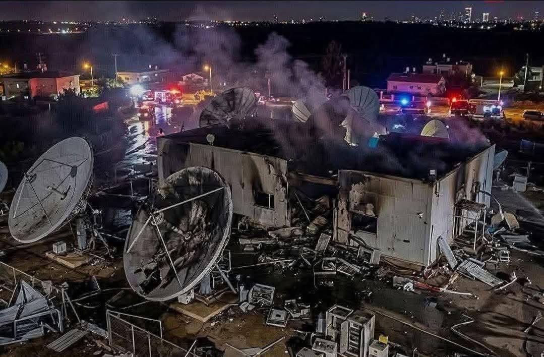 އިރާނުގެ އާ ސުޕްރީމް ލީޑަރަށް މުޖުތަބާ ޚާމަނާޢީ، އިޒުރޭލަށް ވަރުގަދަ އިންޒާރެއް ދެއްވައިފި: ތެލް އަވީވް ސެޓެލައިޓް މަރުކަޒު ބިމާހަމަކޮށް އެންމެ ފަހުގެ މިސައިލް ރިލީޒްކޮށްފި