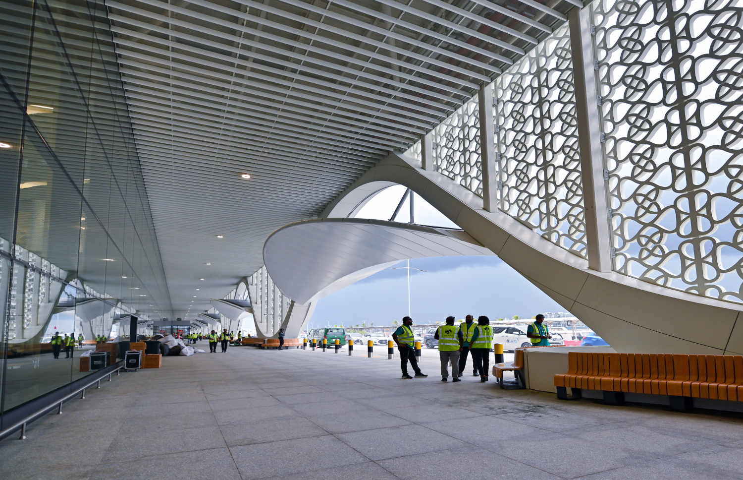 އެއާޕޯޓުން ޑޮލަރު ފޭރުނު މައްސަލާގައި އަށް މީހަކަށް ދައުވާކޮށްފި