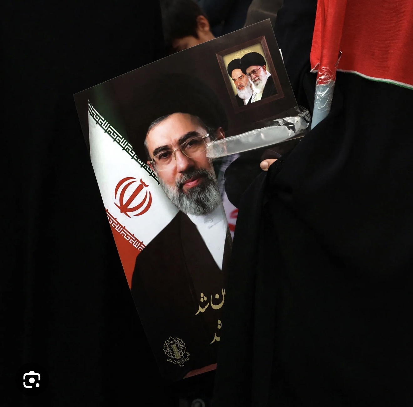 އީރާނުގެ އާ ރޫހާނީ ލީޑަރަށް ހަމަލާދީފިނަމަ އެމެރިކާއަށް "ހަރުކަށި ބަދަލެއް" ދޭނެ ކަމުގެ އިންޒާރު ދީފި