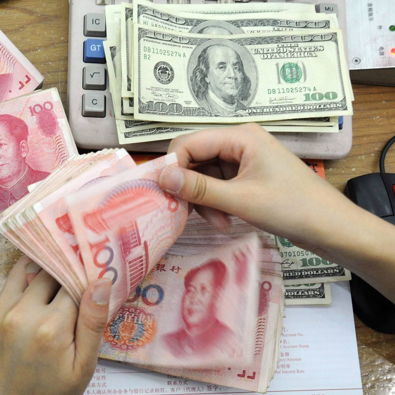 ހޮރްމުޒް ކަނޑުއޮޅިން އެމެރިކާއަށް އިތުރު ހިތްދަތިކަމެއް: އިރާނުން ޔުއާނަށް ބަދަލުކުރުމަށް އިންޒާރު