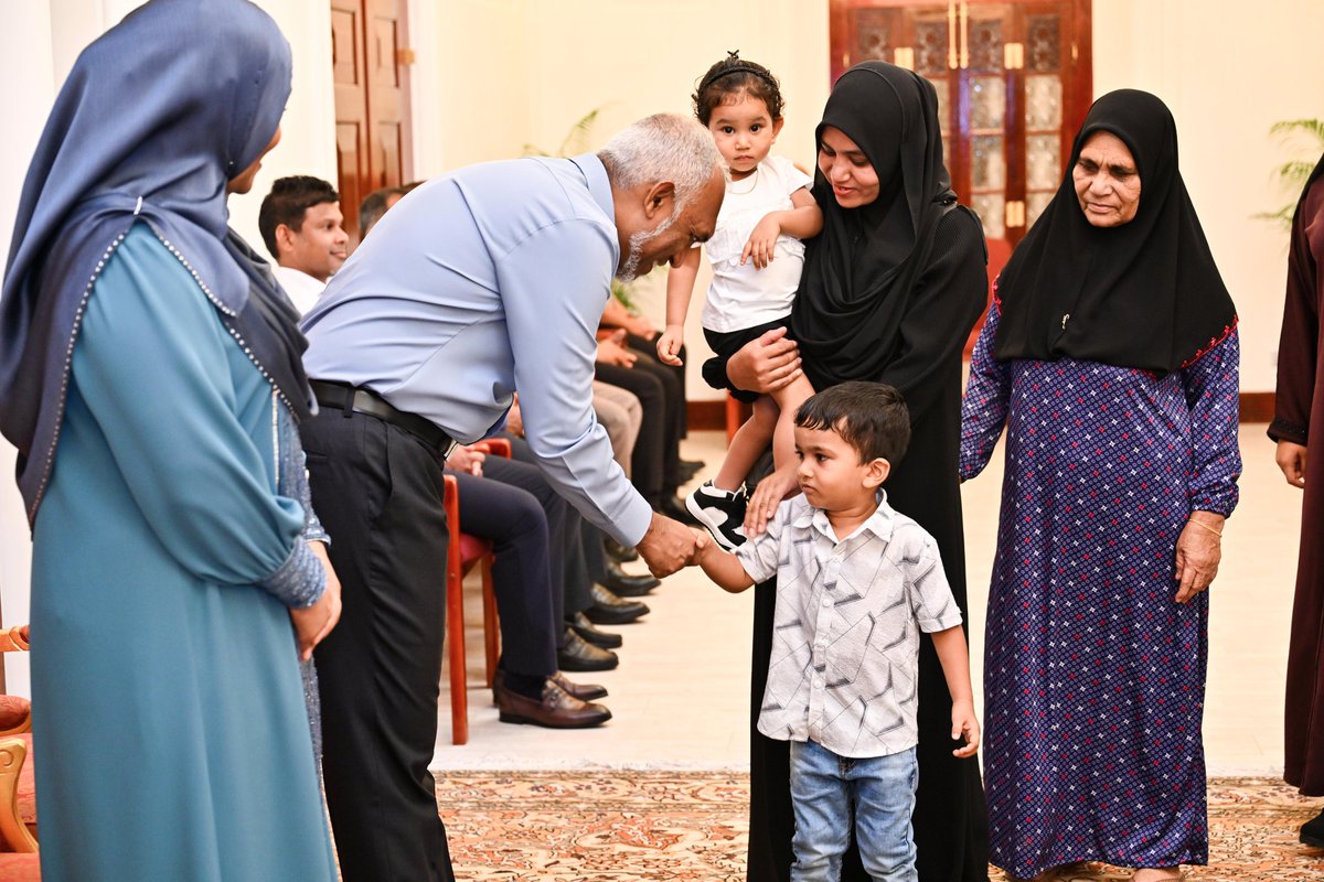 ފިޠުރުޢީދު ދުވަހު ރައީސްގެ ދެކަނބަލުން ޢީދު ސަލާން ކުރައްވަނީ