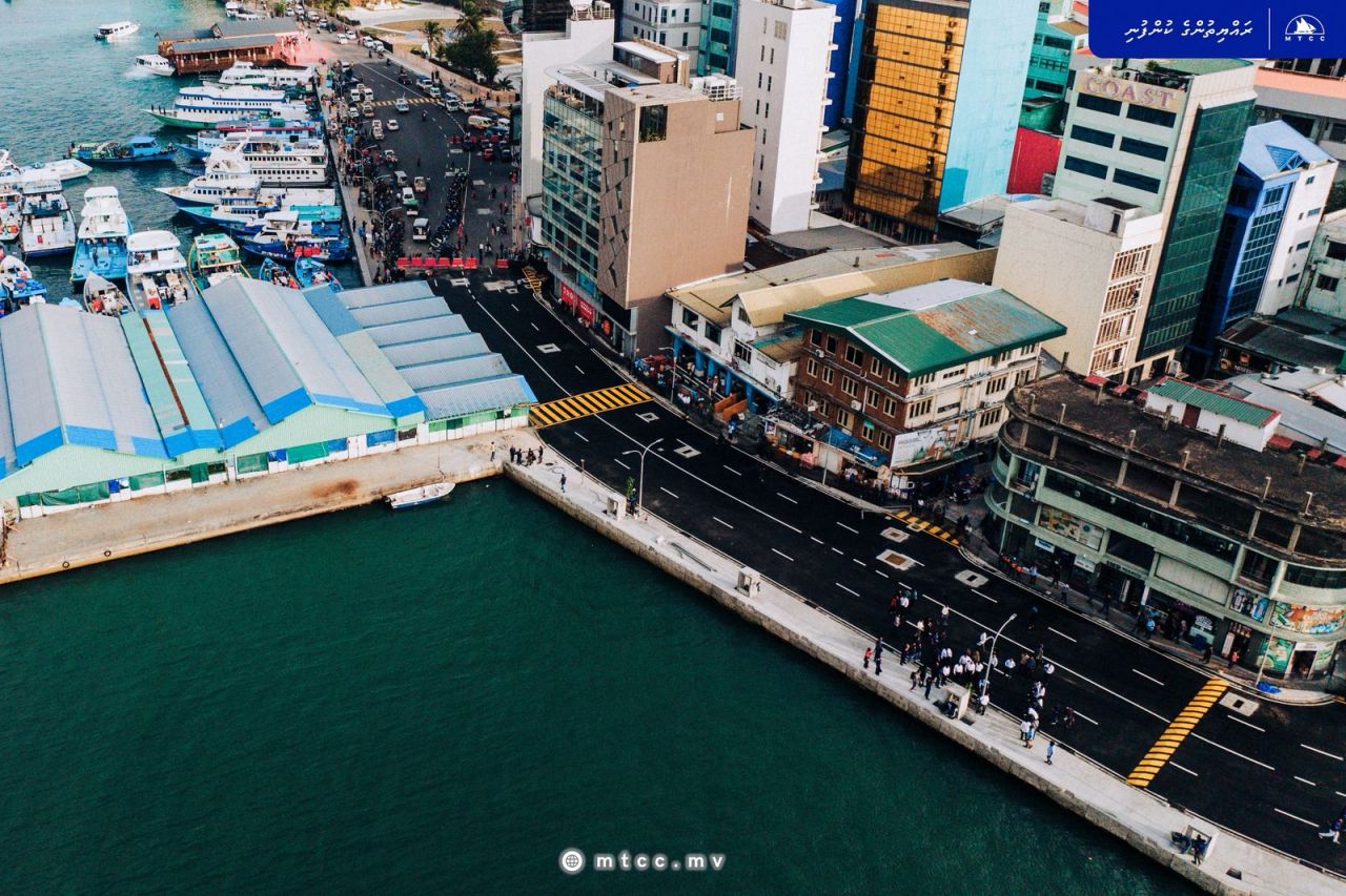 ބޮޑުތަކުރުފާނުމަގުގެ މަސައްކަތް ފެށުމަށް ރަސްމީ ފާލަމާ ހަމައަށް ފަޅު ބަންދު ކުރަނީ