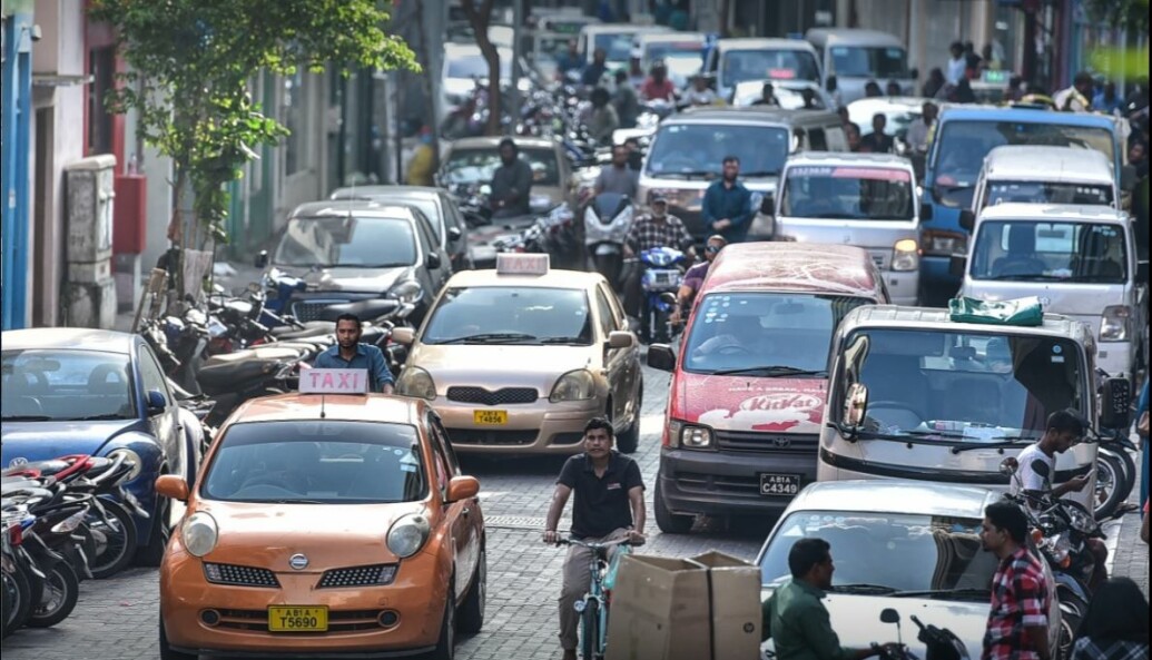 އެސްޓީއޯއިން ތެޔޮ އަގުހެޔޮކުރުމުގެ ފައިދާ ޓެކްސީތަކަށް ނުލިބުމުން ކަންބޮޑުވުން: ބާކީ ނުކުރޭ އެވެސް ދިވެހި ރައްޔިތުން