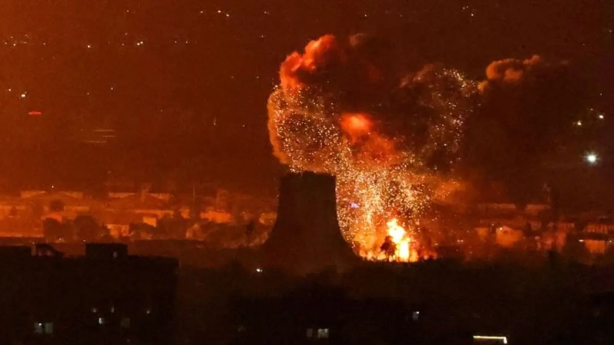 އީރާނުން އިޒްރޭލް އަނދިރިކޮށްލާނެ ކަމުގެ އިންޒާރާއެކު ޓެލްއަވީވަށް 63 ވަނަ ރާޅުގައި މިސައިލް ހަމަލާތައް