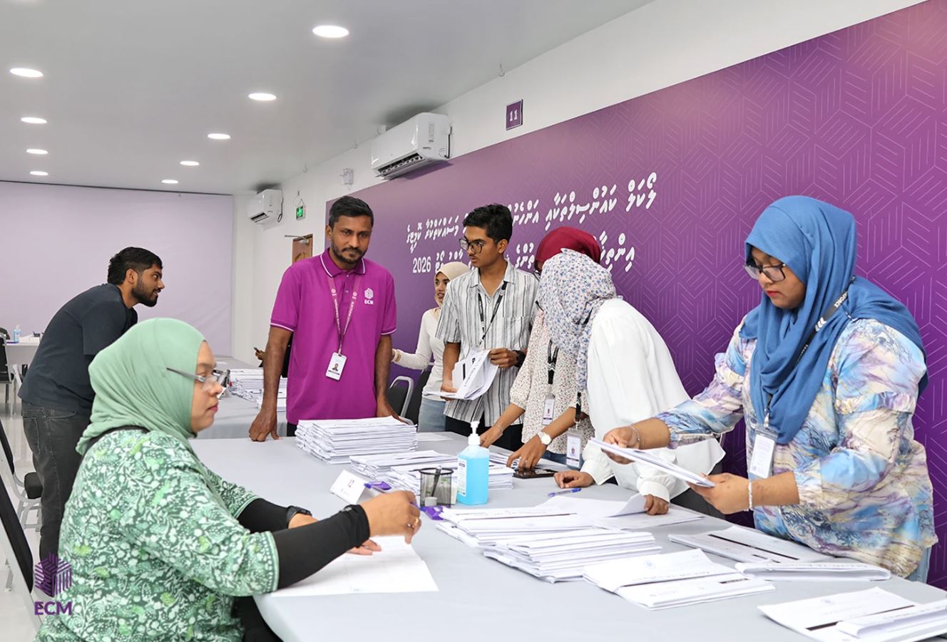 ވޯޓާސް ލިސްޓުގައި ކެންޑިޑޭޓުން ސޮއިކުރުން ސޯޝަލް ސެންޓަރުގައި ފަށައިފި