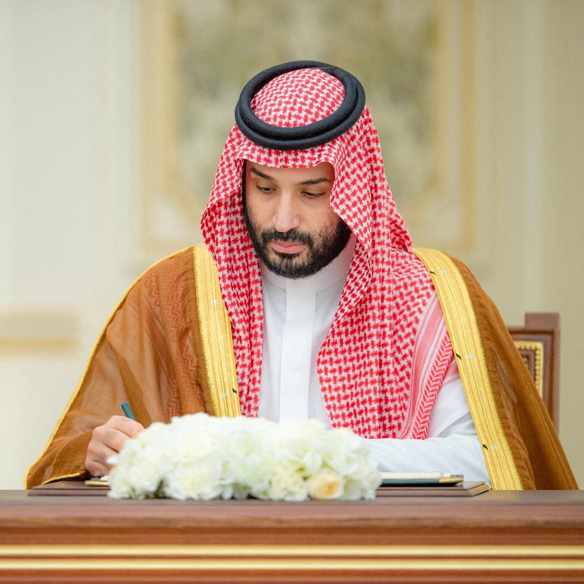 ޓްރަމްޕްގެ ހަރުކަށި އިންޒާރު: އެމެރިކާ ނެތްނަމަ ސައުދީ ދެ ހަފުތާވެސް ދެމި ނޯންނާނެ