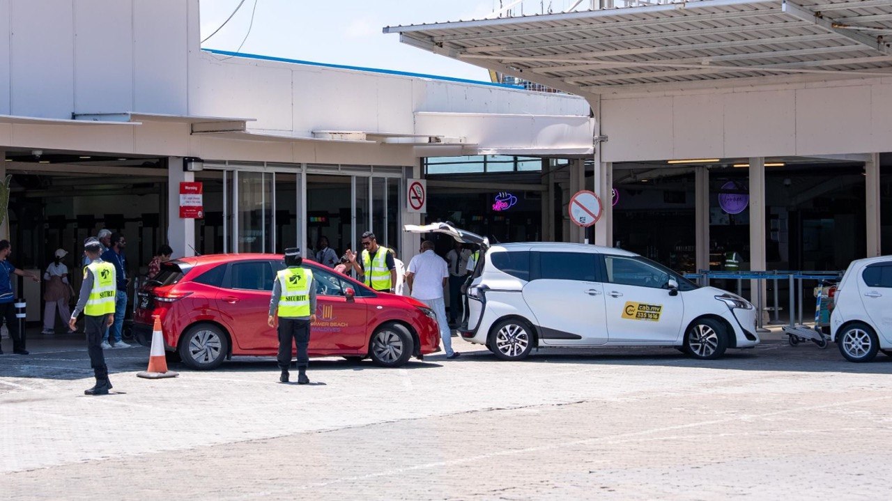 ޑޮމެސްޓިކް ޓާމިނަލް ކުރިމަތިން ޓެކްސީތަކަށް އަރާ ފޭބޭނެ ގޮތަށް ހަމަޖައްސައިފި