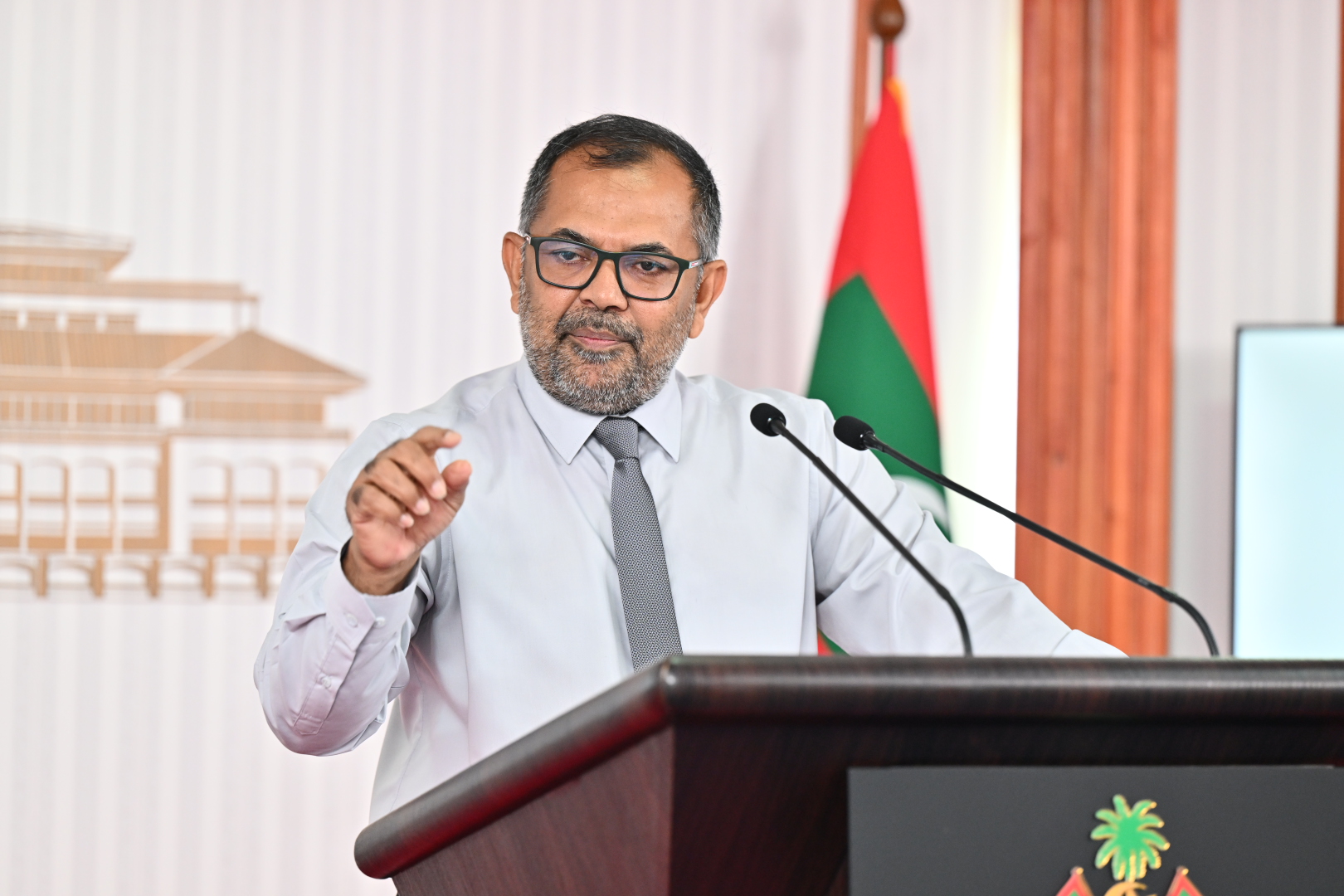 އަބޫދާބީ ފަންޑުން ރާއްޖެއަށް 100 މިލިއަން ޑޮލަރު އަނބުރާ ދެއްކުން ފަސްކޮށްދީފި