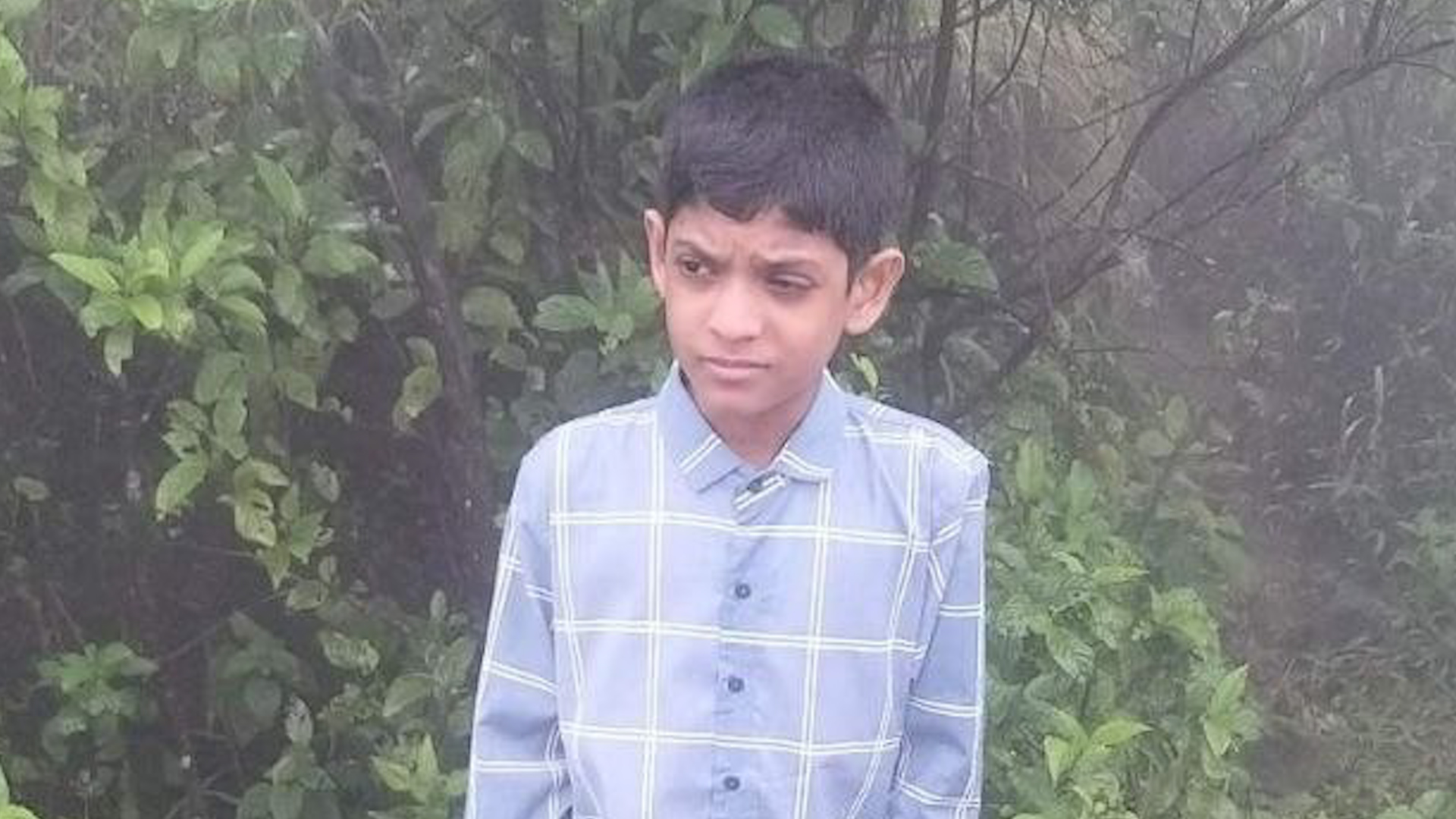 މަފާޒް އެހެން ކުދިން އުޅޭގޮތައް އުޅެން ބޭނުންވޭ، ބޭނުންވަނީ ދީލަތި އެހީއެއް