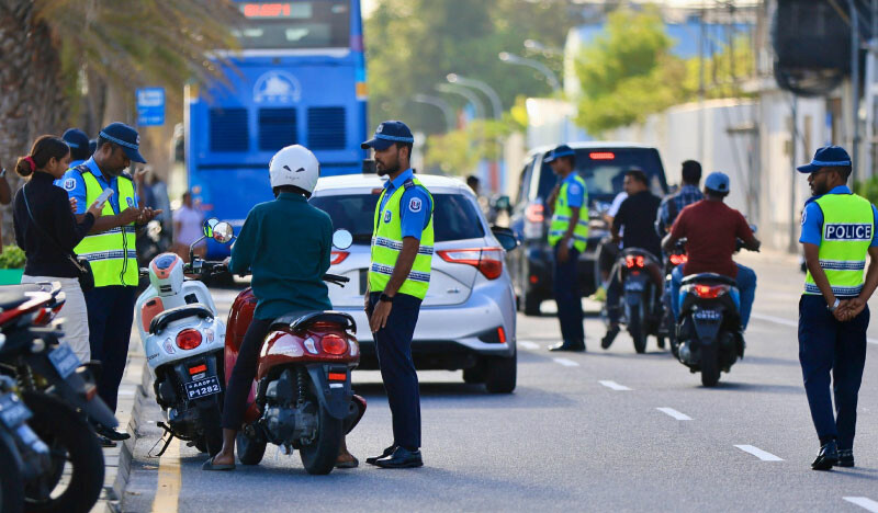  ޒާތީ މައުލޫމާތާއި ފޮޓޯ ބޭނުންކޮށްގެން ބިރުދެއްކުމުގެ މައްސަލަތައް ދަނީ އިތުރުވަމުން: ފުލުހުން