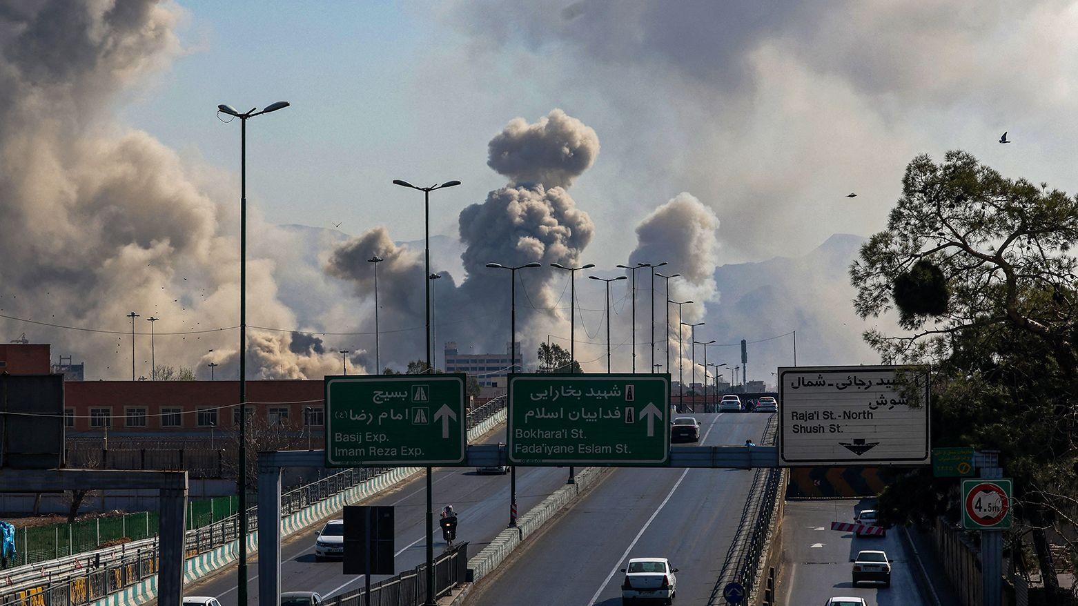 އިސްރާއީލުން އީރާނުގެ އެންމެ ބޮޑު ދެ ދަގަނޑު ފެކްޓްރީއަށާއި، ކަރަންޓު އުފައްދާ މަރުކަޒަކަށް ހަމަލާދީފި