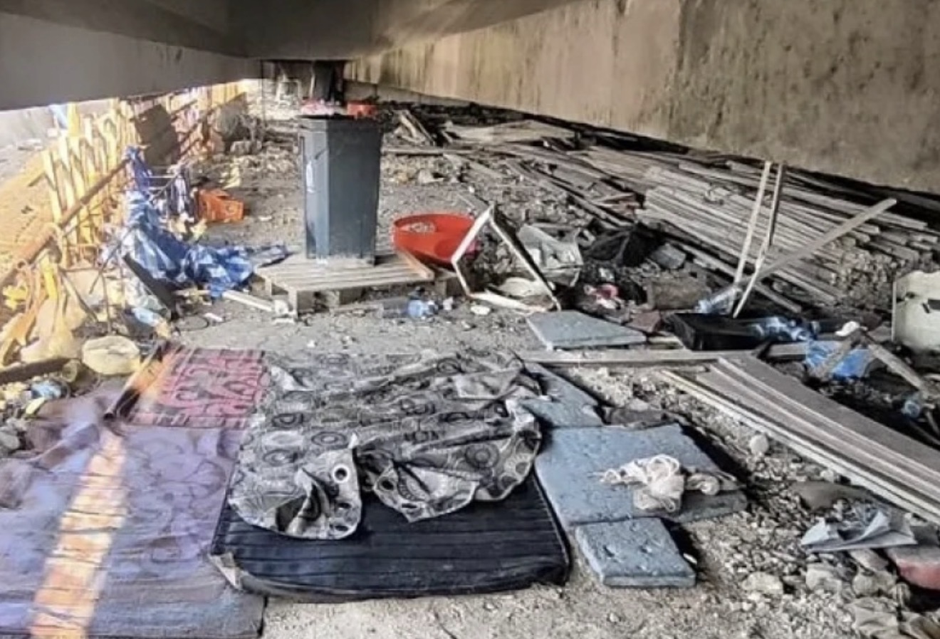 ސިނަމާލެ  ބުރިޖުދަށުގައި  ބަޔަކު  ދިރިއުޅޭކަމުގެ  މައުލޫމާތު  ލިބި  ފުލުހުން  ހަރަކާތްތެރިވެއްޖެ