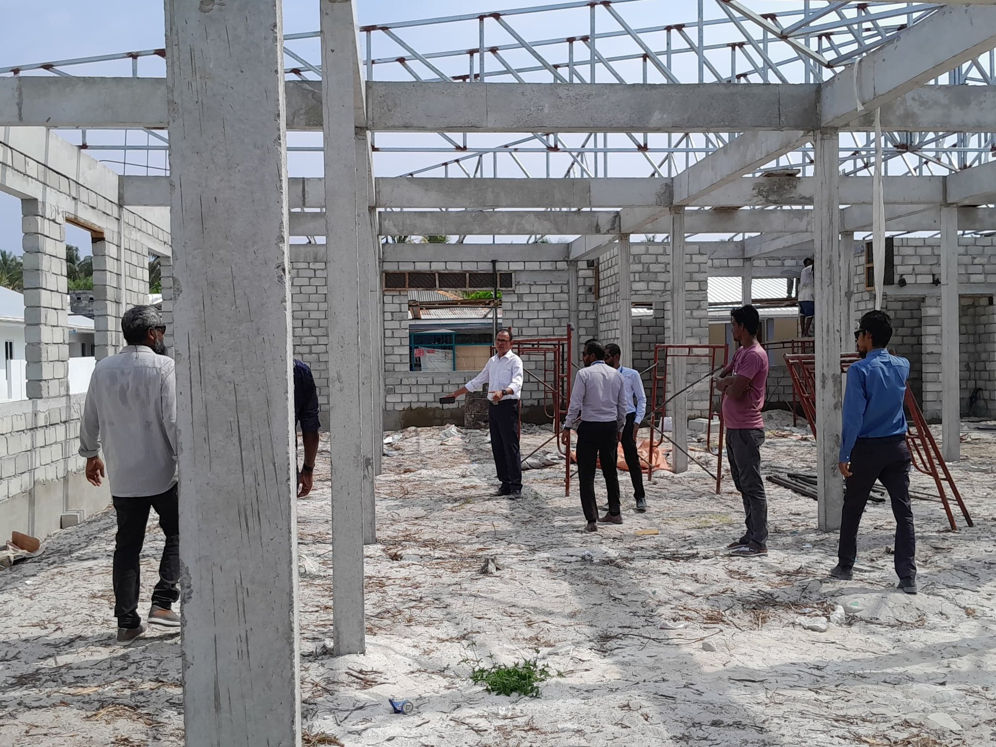 ކައުންސިލް އިދާރާތައް އިމާރާތް ކުރުމުގެ މަސައްކަތް ކުރިއަށްދާގޮތާ މެދު ހިތްހަމަޖެހޭ: ވަޒީރު އާދަމް ޝަރީފް