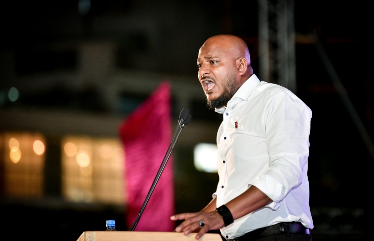 ރައީސް މުއިއްޒަކީ ގިނަ ޕާޓީ އެކުލެވޭ ސިޔާސީ ނިޒާމަށް ފަރިތަ ޑިމޮކްރަސީއަށް ލޯބިކުރައްވާ ވެރިއެއް: މެންބަރު ޝުޖާއު