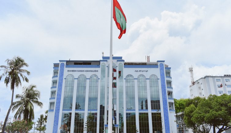 ފޭސްބުކް މެދުވެރިކޮށް ހިންގާ ސްކޭމަކަށް ސަމާލުވުމަށް ފުލުހުން އެދިއްޖެ