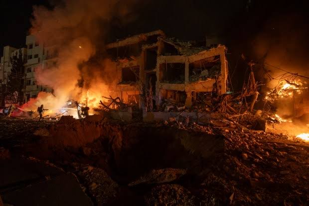 އީރާނާއި ޙިޒްބުﷲގެ ޙަމަލާތަކުން ޓެލް އަވީވް އަނދައި، 4 މީހުން މަރުވެ އެތައް ބަޔަކަށް އަނިޔާވެއްޖެ