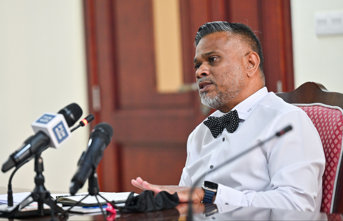 ޕީޖީ އޮފީހުން ހަރަދު ކުޑަކުރަން އަންގާރަ ދުވަހު ގޭގައި ތިބެގެން މަސައްކަތް ކުރަނީ