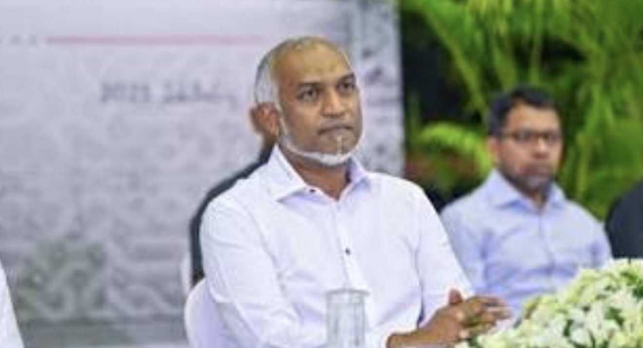ސިޔާސީ މުވައްޒަފުންގެ އަދަދު ދެގުނައަށް ކުޑަކުރުމުގެ މަސައްކަތް ފަށަނީ: ޕާފޯމަންސް ރިޕޯޓުތައް ހުށަހެޅުމަށް އެދިއްޖެ