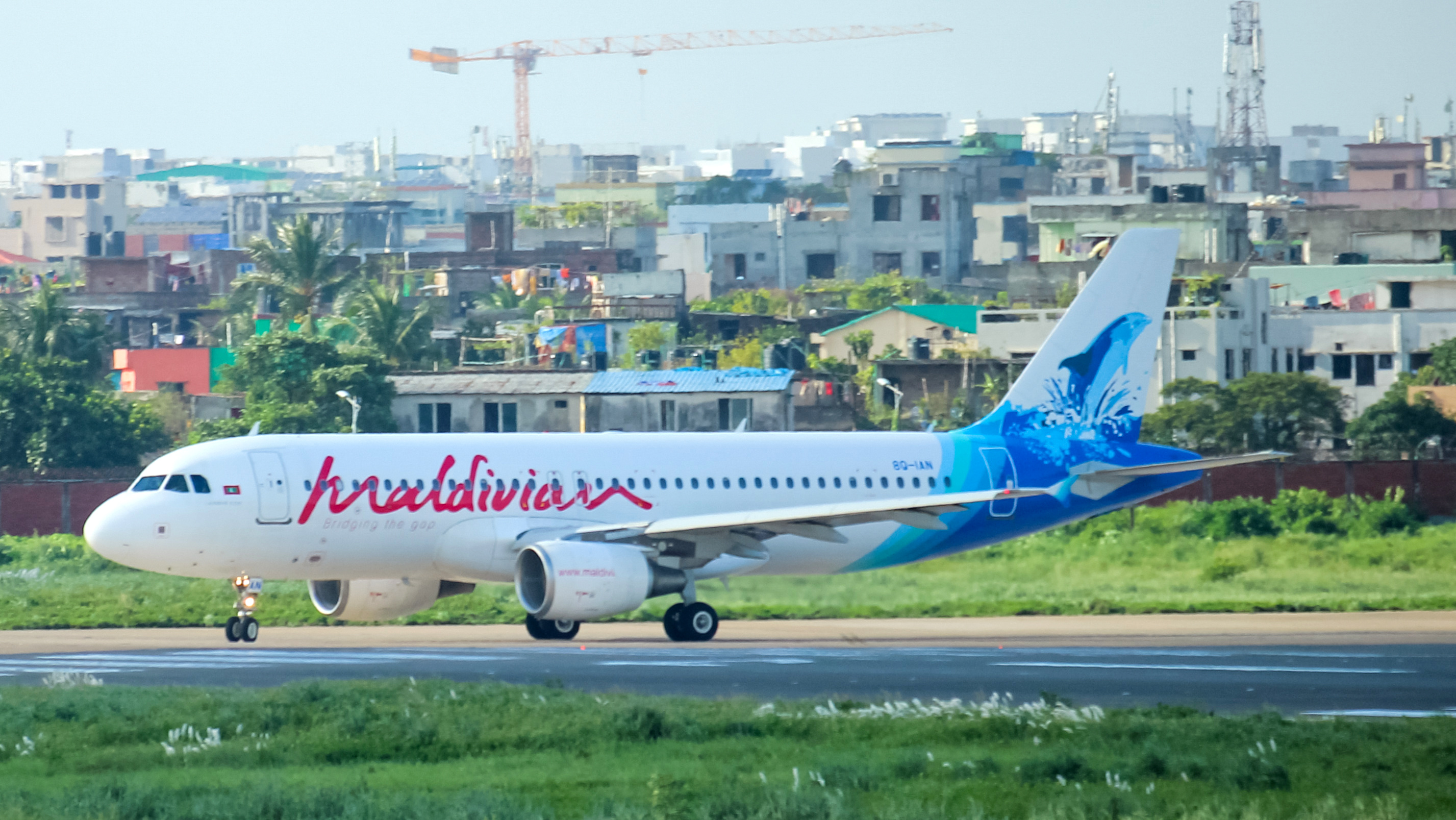 މެދުއިރުމަތީގެ ހަނގުރާމައިގެ ހޫނު މޯލްޑިވިއަންއަށް: ފަތުރުވެރިންގެ ޓިކެޓް އަގުބޮޑުކޮށްފި