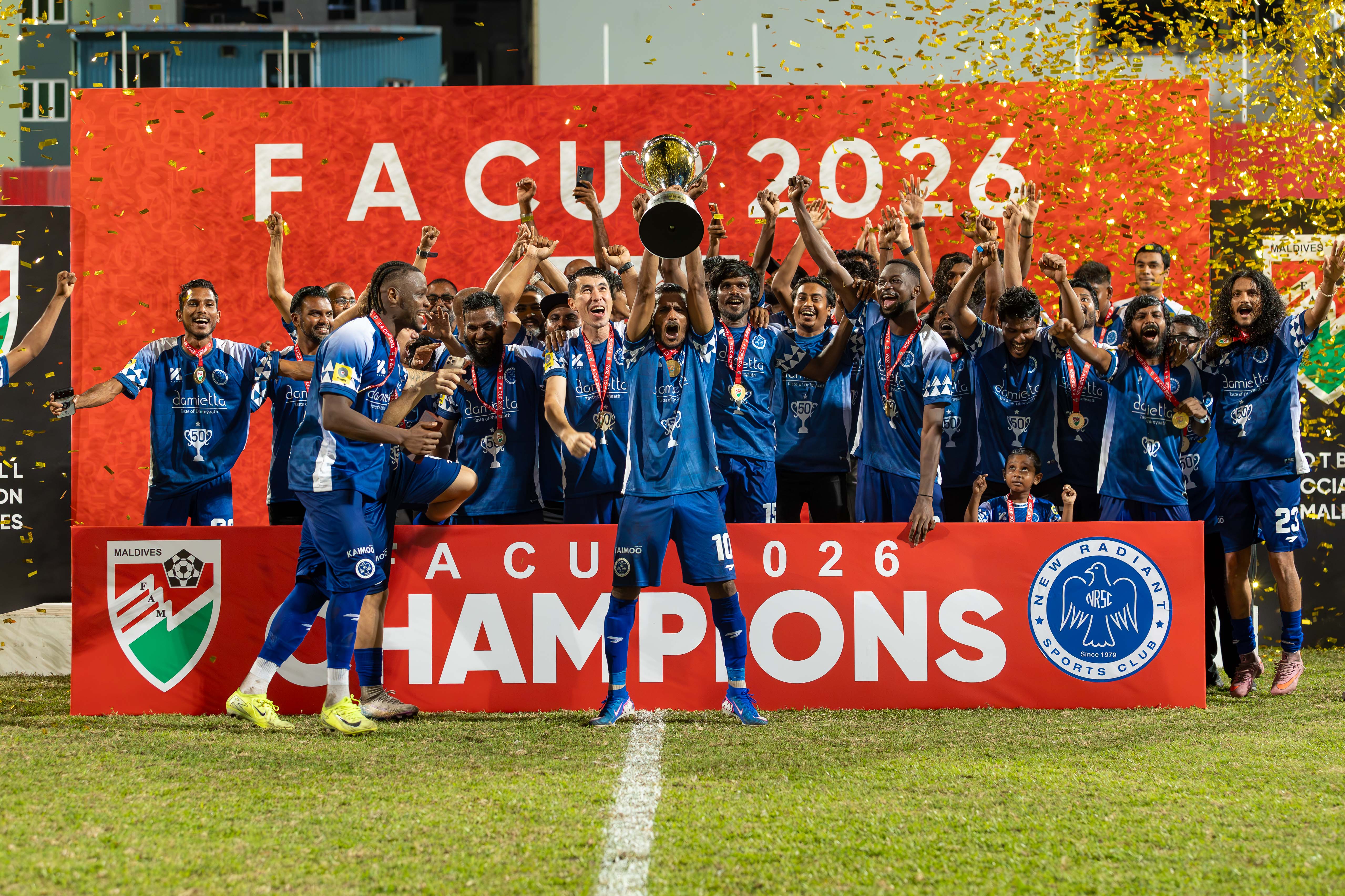 ފައިނަލުގައި ޓީސީ އަތްދަށުކޮށް، 13 ވަނަ އެފްއޭ ކަޕާއެކު ނިއު ރޭޑިއަންޓް ރަސްކަމަށް