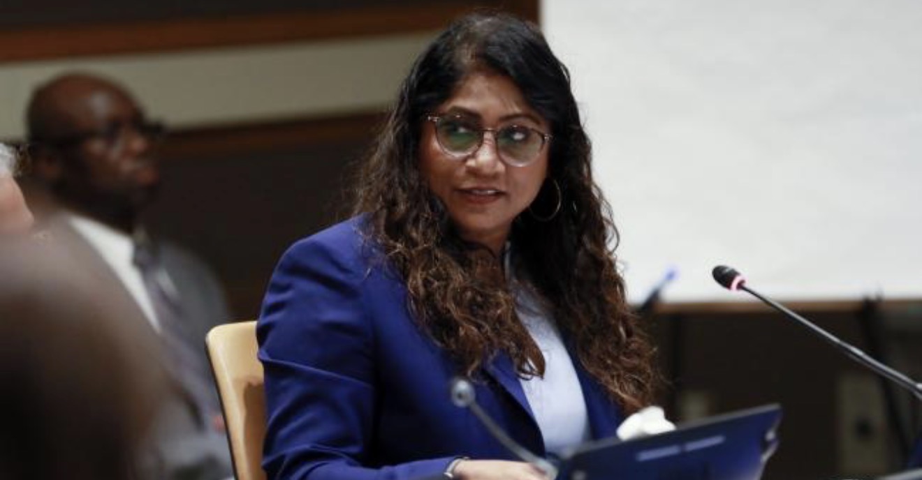 ނަޝީދު ނޮހޮވިއްޖެނަމަ ޕާޓީ ދޫކޮށްދާނެ ކަމުގެ ނުސީދާ އިންޒާރެއް މާރިޔާ ދެއްވައިފި؛ މީކާއީލް  ނޮހޮވިއްޖެނަމަ  ޕާޓީ  ދޫކޮށްދާނީ  މީކާއިލް  މަންމަ  އެކަނި